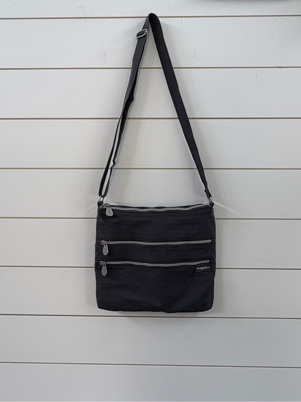 Baggallini Comrade 3-Zip Grey Crossbody Bag